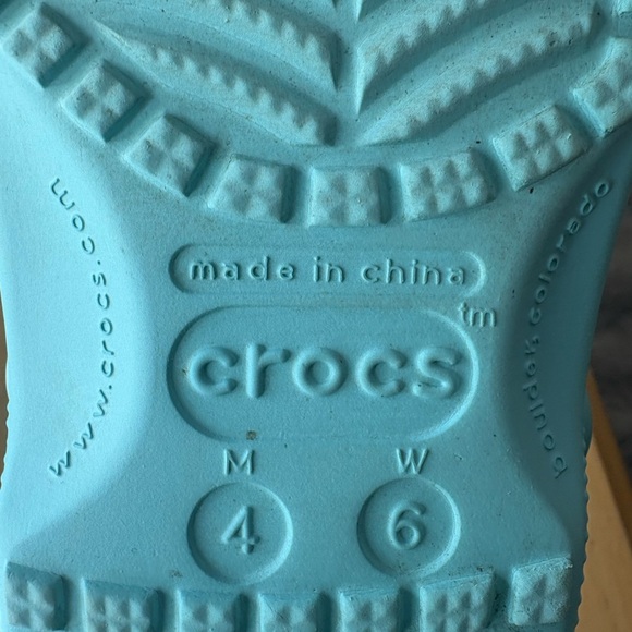 CROCS Woman Aqua Blue Water Shoes - Picture 4 of 4